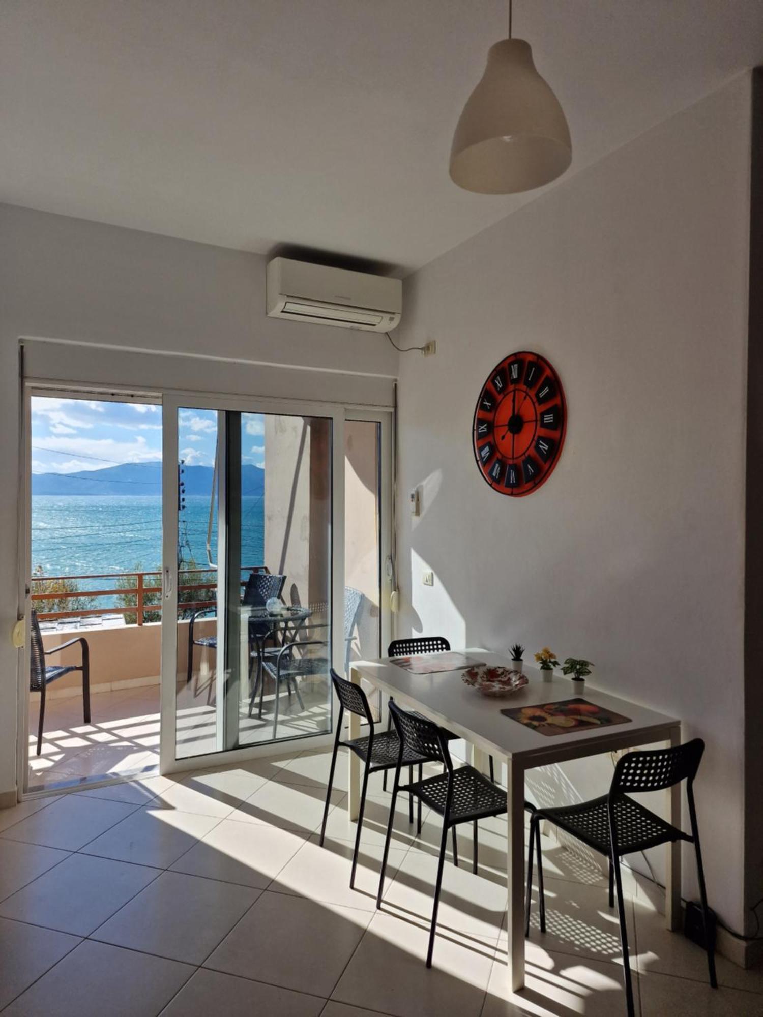 Orange Corner Apartment ซารานเดอ ภายนอก รูปภาพ